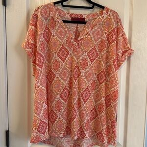 V-neck paisley short sleeve top